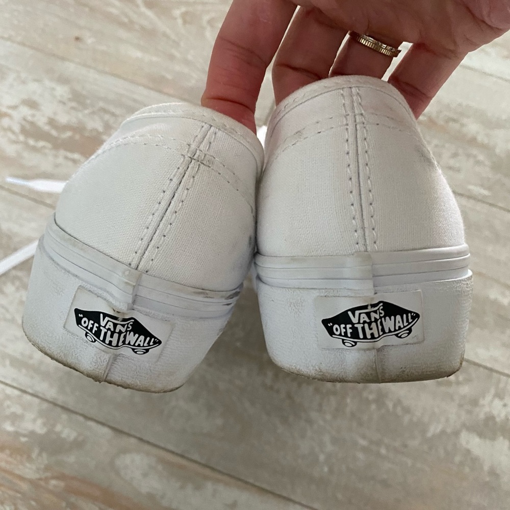 Vans - Picture 7 of 7